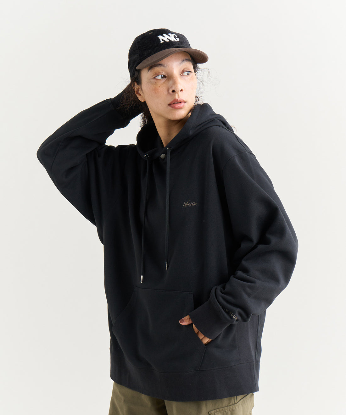 着用モデル: ウィメンズ 166cm / 着用サイズ:M