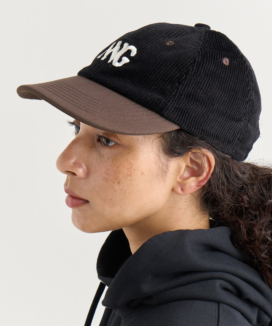 コーデュロイ NNGロゴ キャップ