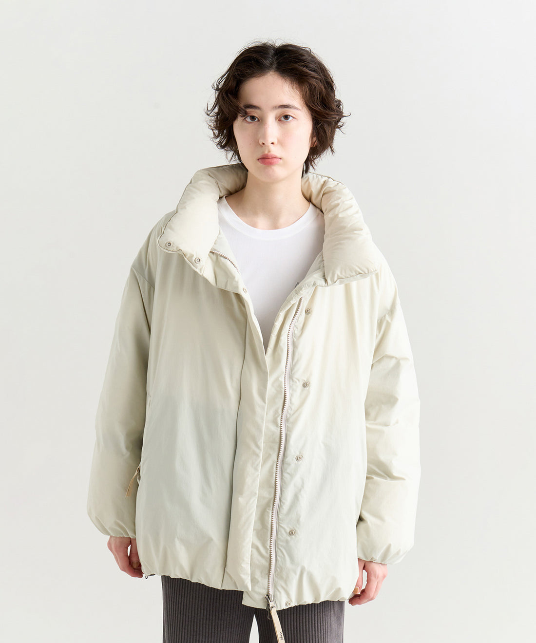 スタンドカラー ダウンジャケット (ウィメンズ)