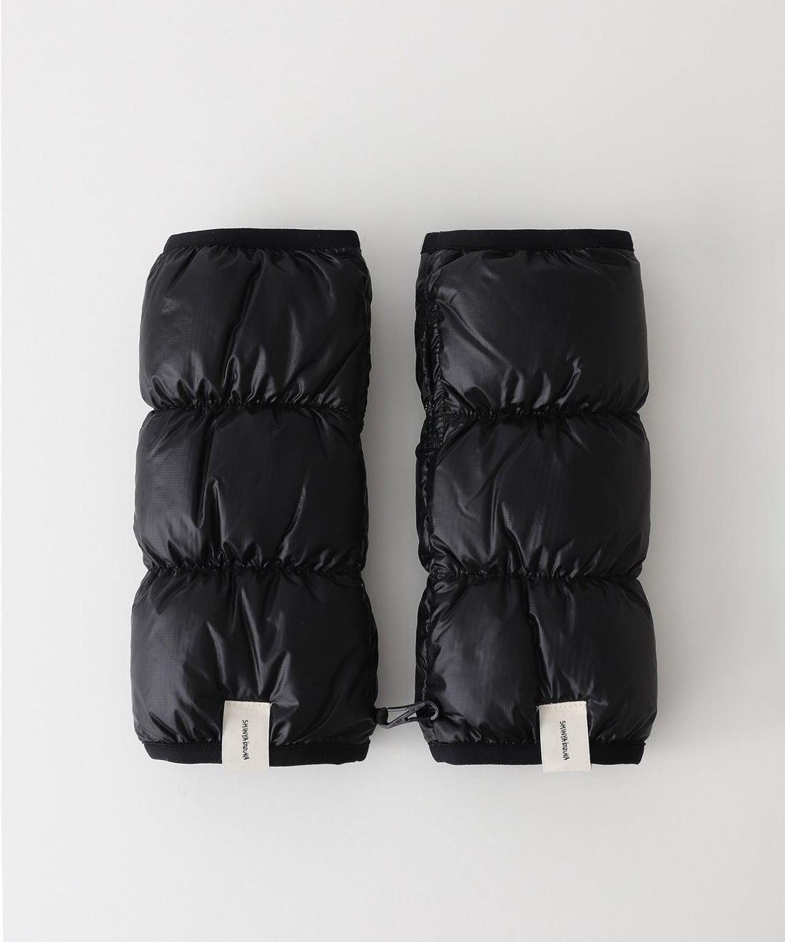 AN ALPINIST'S GLOVE WITH NANGA