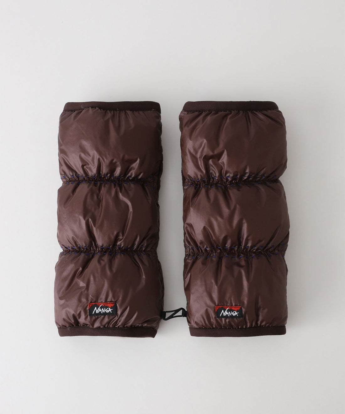 AN ALPINIST'S GLOVE WITH NANGA