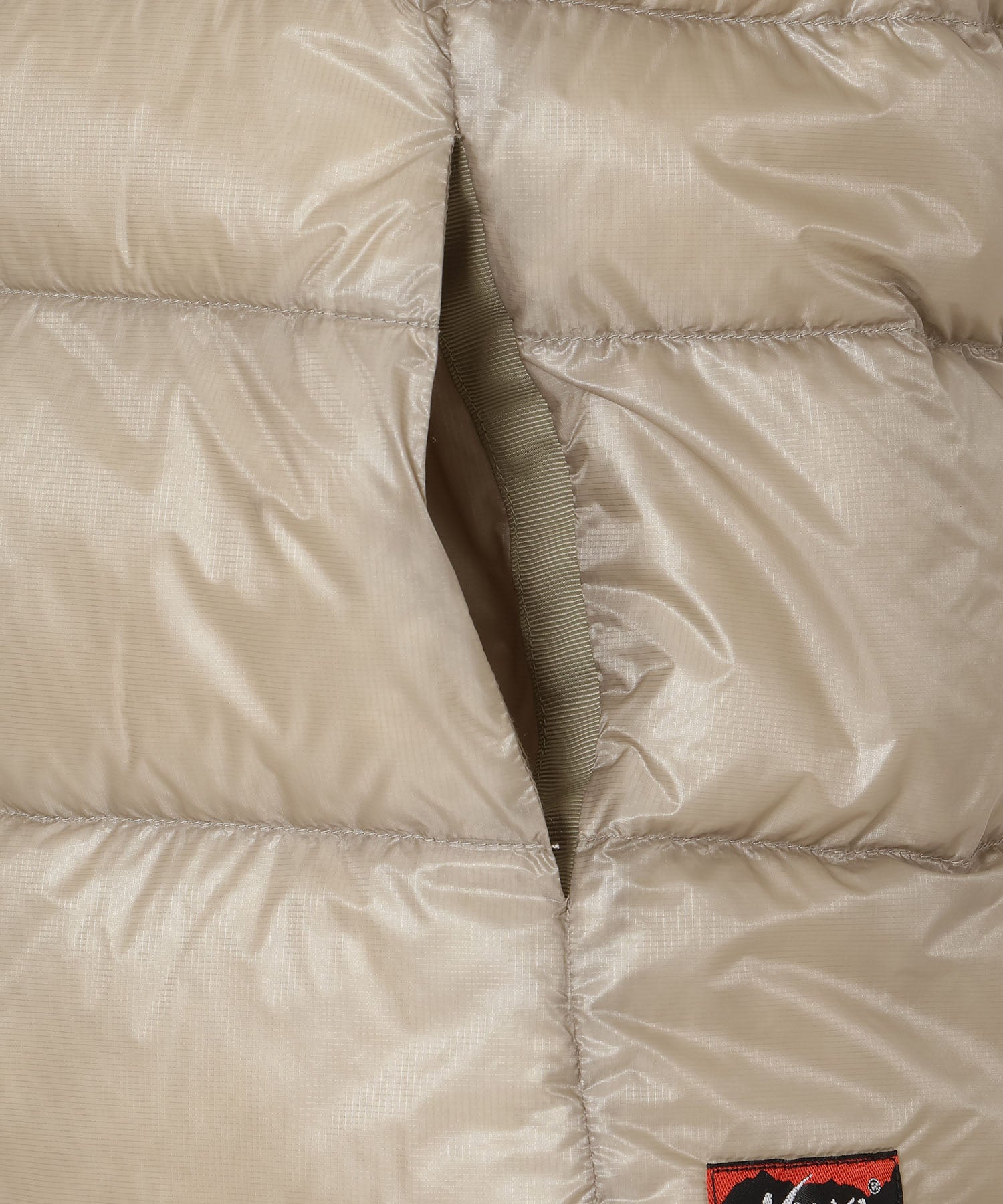 【別注】NANGA OSHMAN’S インナーダウン ベージュ ダウン封入で保温力最強⁉︎ ナンガ×オッシュマンズのタッグで