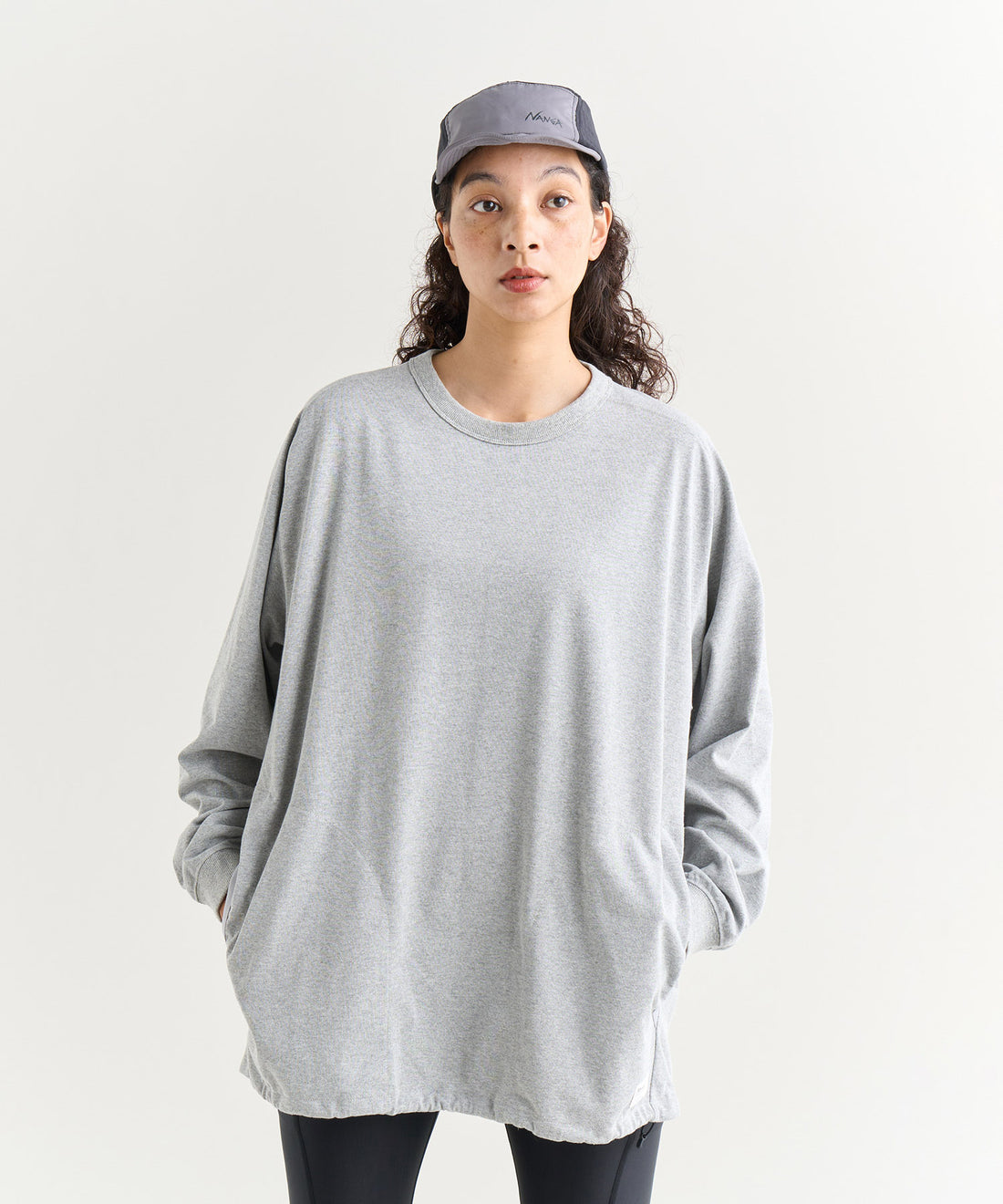 着用モデル： ウィメンズ 166cm ／ 着用サイズ：M