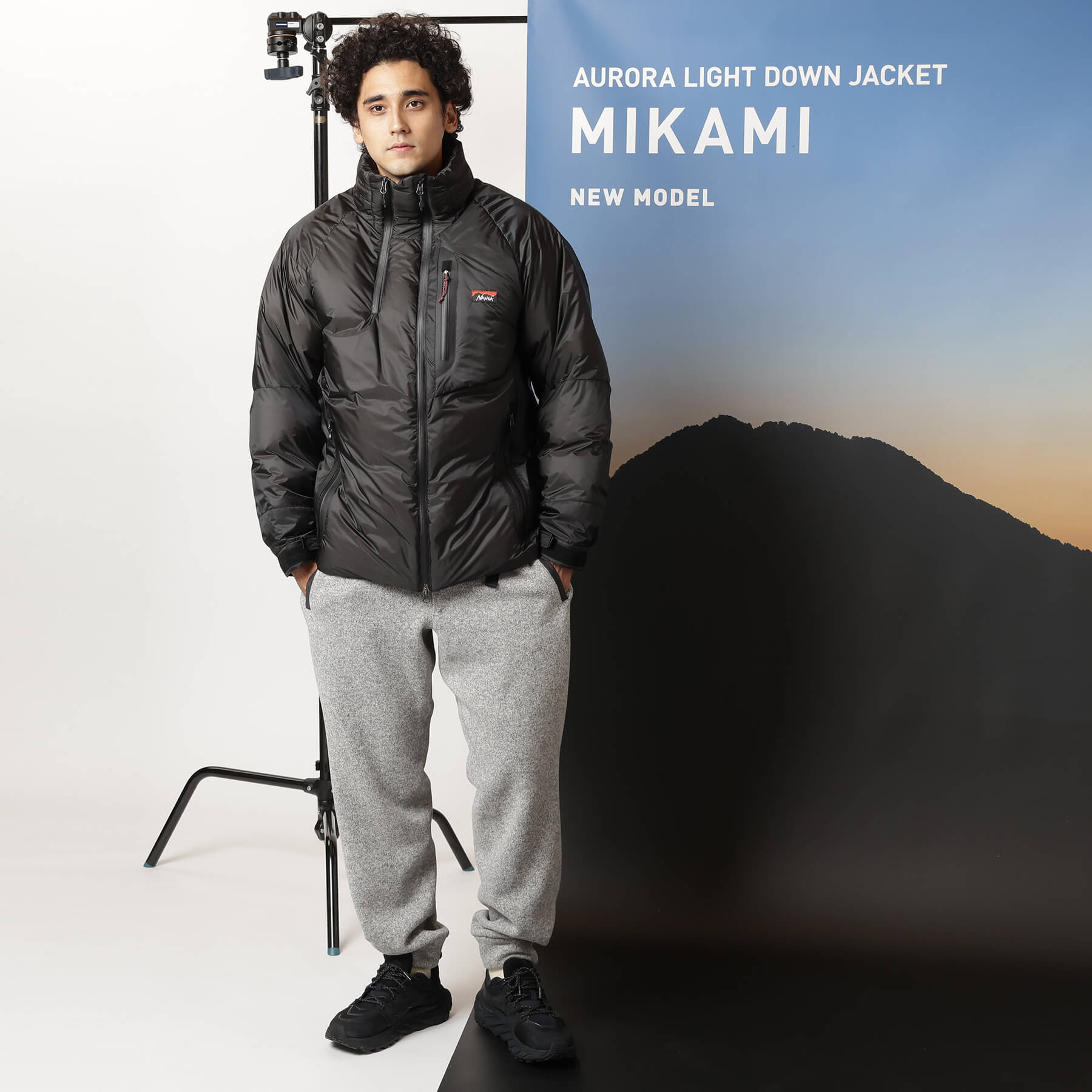 AURORA LIGHT STAND COLLAR DOWN JACKET MIKAMI / オーロラライト