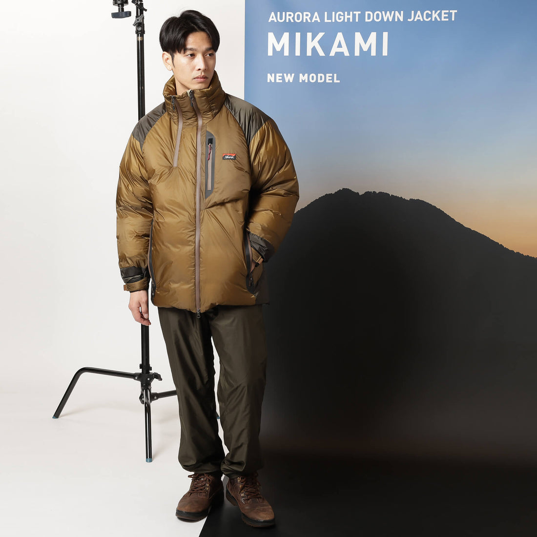 AURORA LIGHT STAND COLLAR DOWN JACKET MIKAMI / オーロラライトスタンドカラーダウンジャケットミカミ