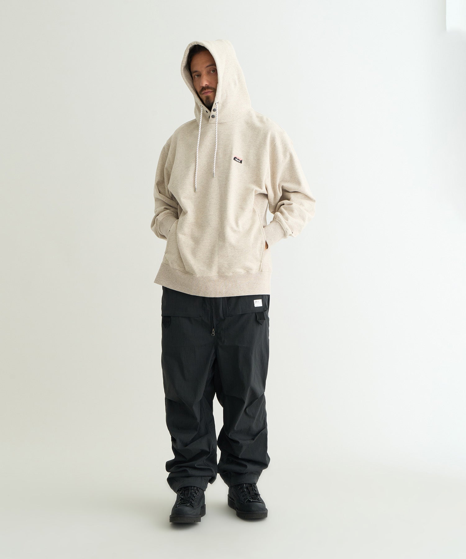 ECO HYBRID MINI BOX LOGO EMBROIDERY SWEAT HOODIE(UNISEX