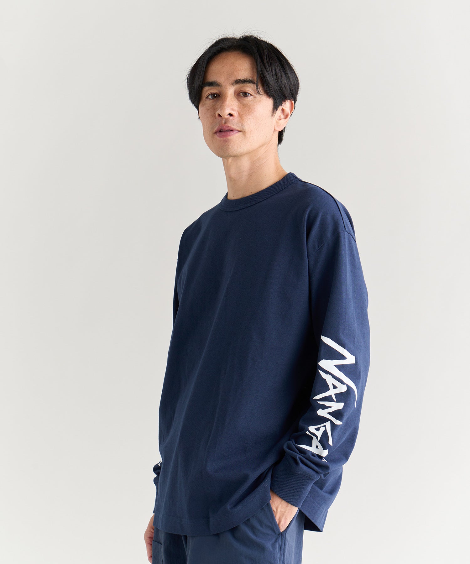 エコハイブリッド スリーブ ロゴ ロングスリーブTシャツ – NANGA