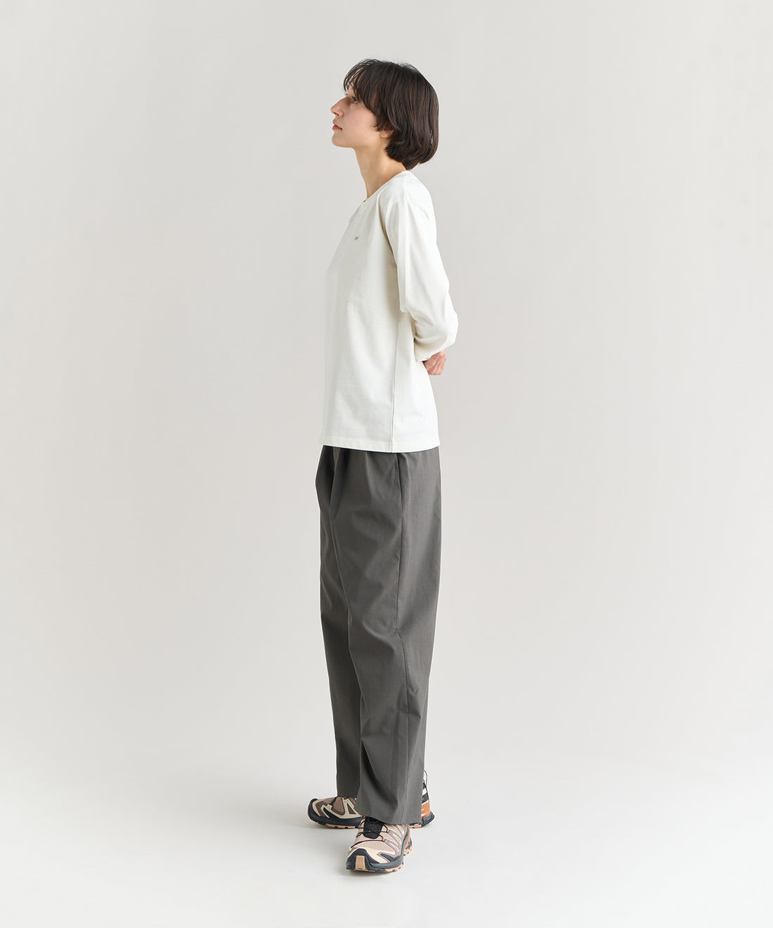 ウェザーストレッチ タックパンツ（ウィメンズ）