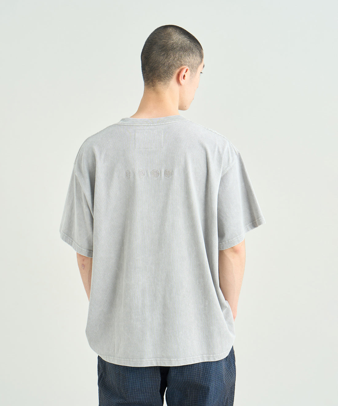 着用モデル：メンズ 180cm ／ 着用サイズ：L