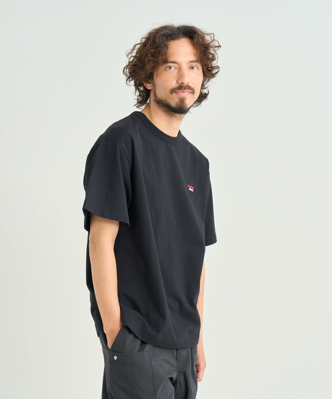 エコハイブリッド ボックスロゴ エンブロイダリーTシャツ