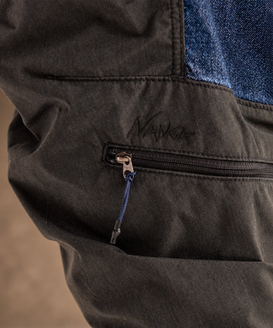 3D TAPERED KNEE ZIP (HK-S138)